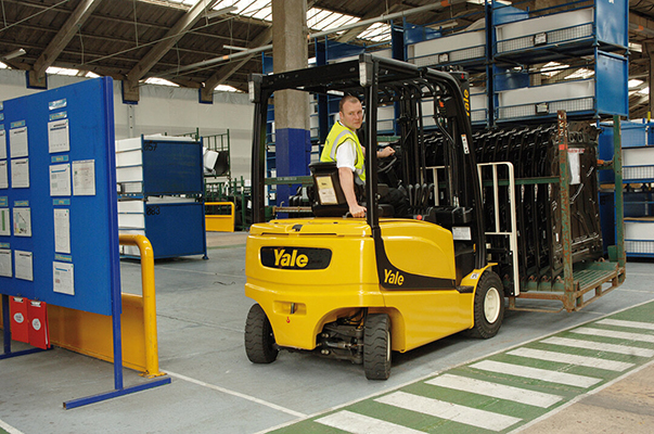 Yale ERP30VL (4-опорные электропогрузчики)